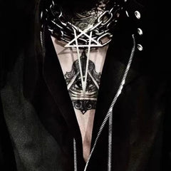 Rebel Star Chain Necklace