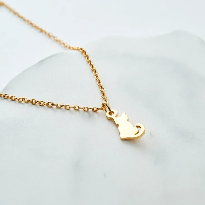 Deveraux Cat Necklace